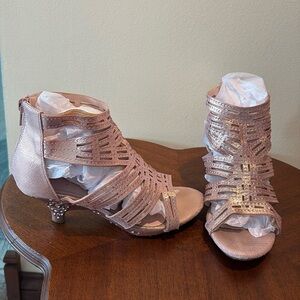 Dream Pairs   Big kids/small women sparkle strappy dress shoes comfy stable Sz 5